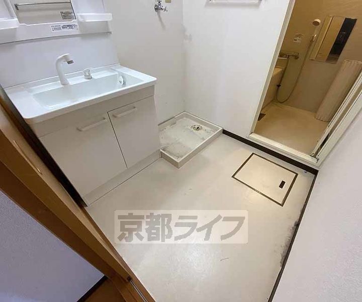 京都府京都市下京区五条通堀川西入柿本町の賃貸マンションの内装