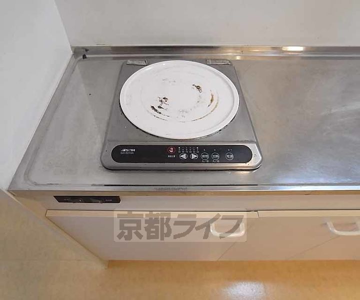 京都府京都市中京区竹屋町通西洞院西入東竹屋町の賃貸マンションのキッチン