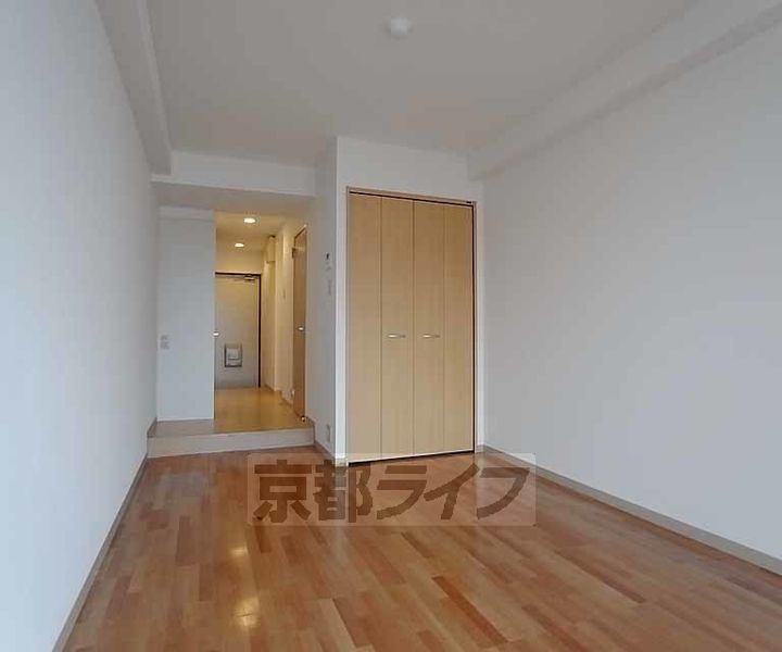 京都府京都市中京区竹屋町通西洞院西入東竹屋町の賃貸マンションの居間