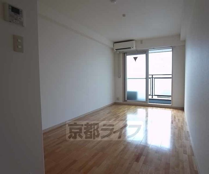 京都府京都市中京区竹屋町通西洞院西入東竹屋町の賃貸マンションの居間