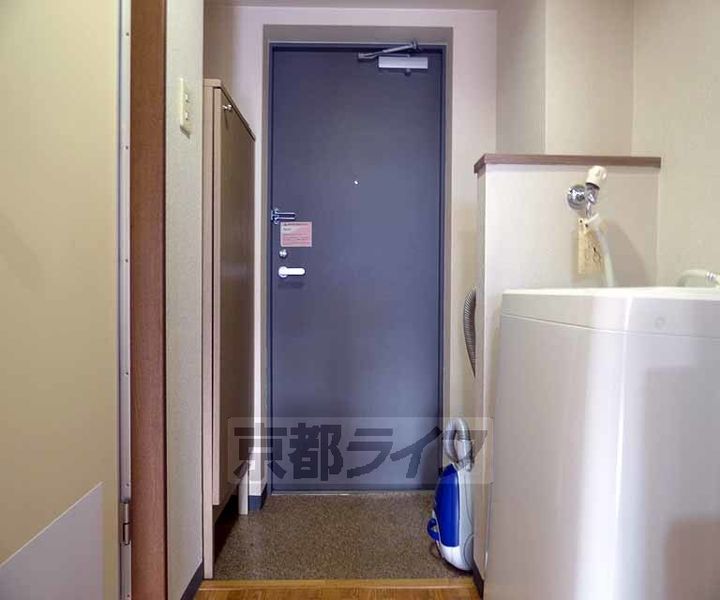 エル・セレーノ本能寺町の玄関