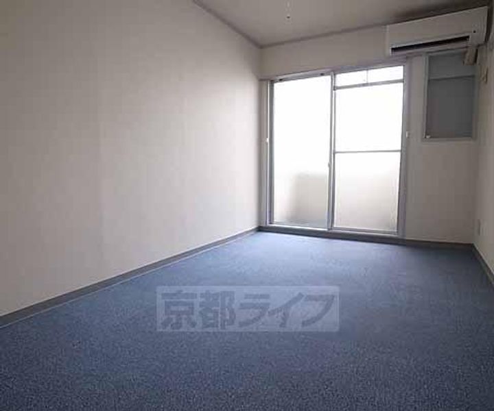 メゾンドセルリアン201の居間
