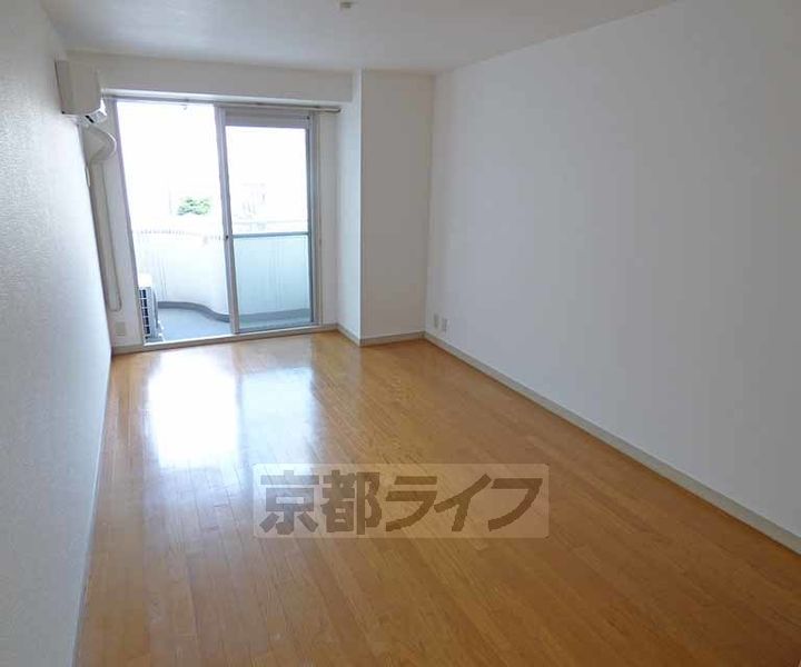 京都府京都市下京区新町通四条下ル四条町の賃貸マンションの居間