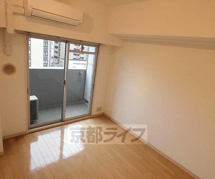 京都府京都市下京区万寿寺町の賃貸マンションの居間