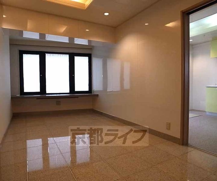 京都府京都市下京区木屋町通仏光寺下る和泉屋町の賃貸マンションの居間