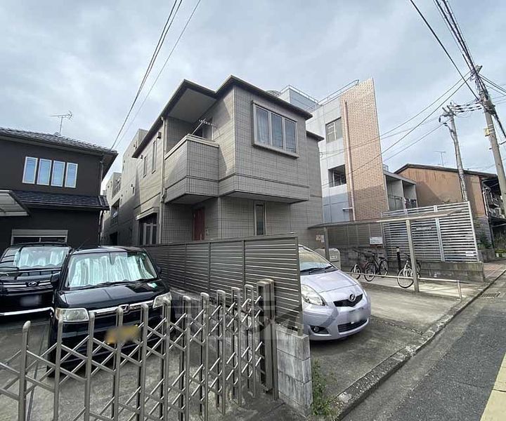 京都府京都市中京区因幡町の賃貸マンションの外観