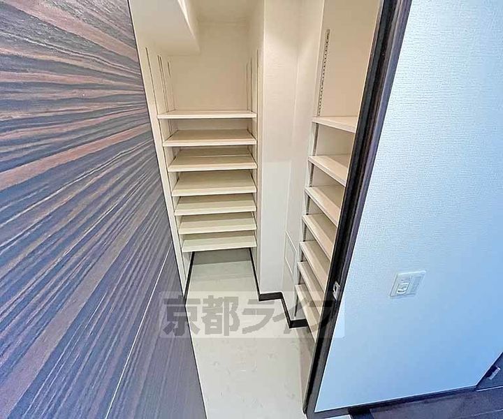 京都府京都市下京区不明門通五条下ル上平野町の賃貸マンションの内装