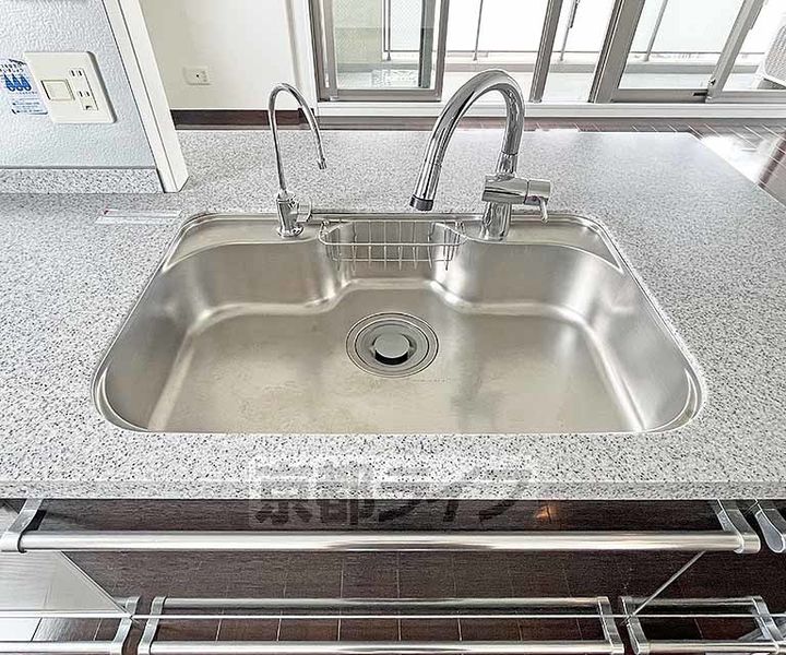 京都府京都市下京区不明門通五条下ル上平野町の賃貸マンションのキッチン