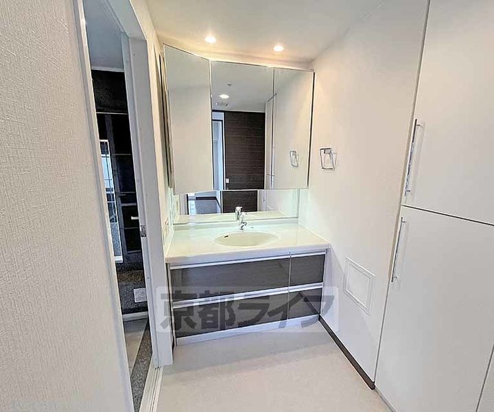 京都府京都市下京区不明門通五条下ル上平野町の賃貸マンションの内装