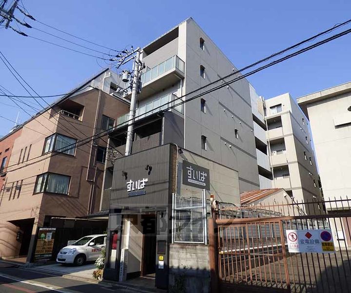 エベンエゼル三条305の外観