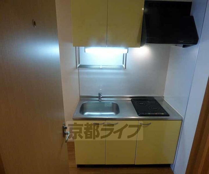 エベンエゼル三条305のキッチン