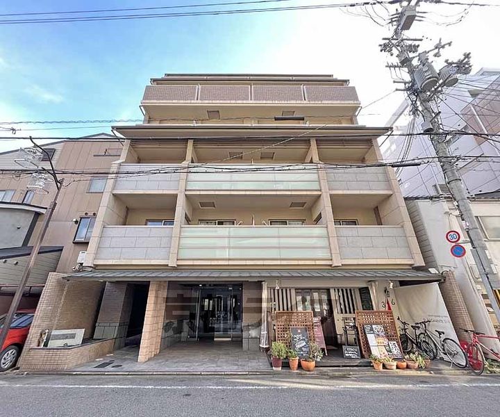 京都府京都市中京区塩屋町の賃貸マンションの外観
