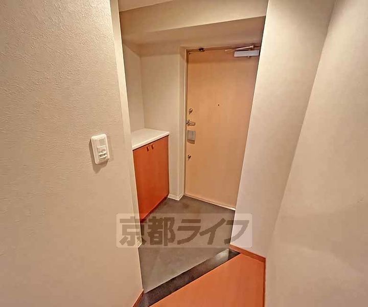 京都府京都市中京区塩屋町の賃貸マンションの玄関