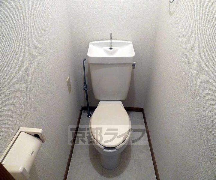 京都府京都市中京区左京町の賃貸マンションの内装