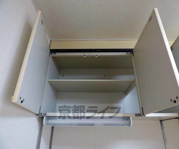 京都府京都市中京区左京町の賃貸マンションの内装