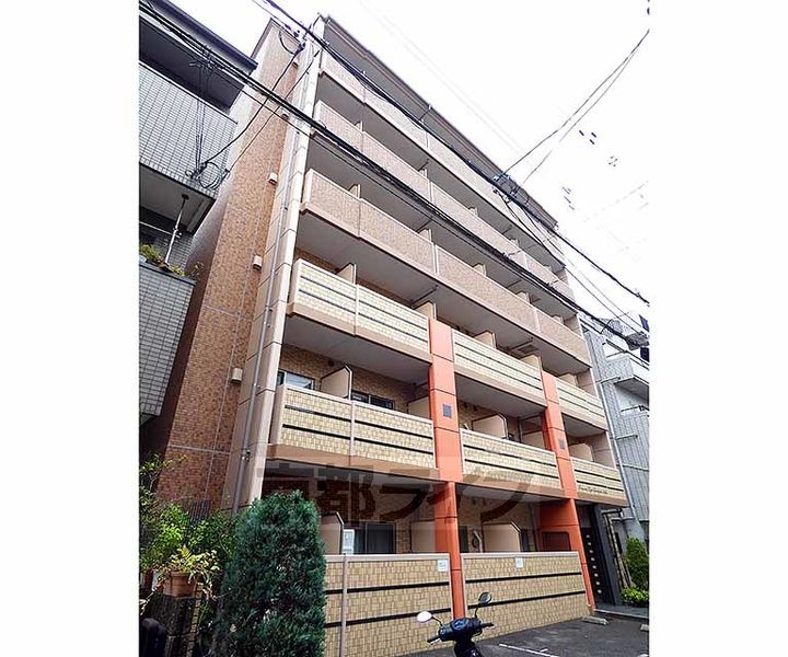 プレサンス京都鴨川彩華の外観