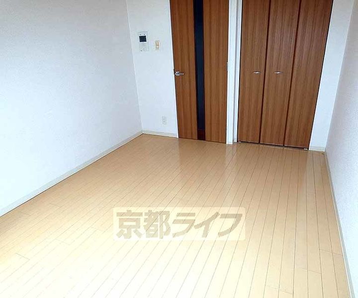 プレサンス京都鴨川彩華の居間