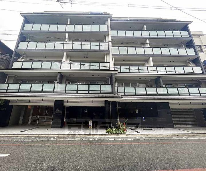 イーグルコート三条京阪の外観