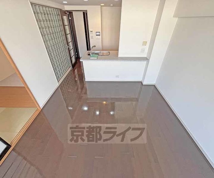 イーグルコート三条京阪の居間