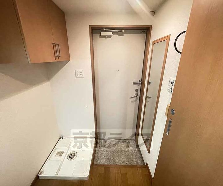 京都府京都市中京区姉大宮町西側の賃貸マンションの玄関