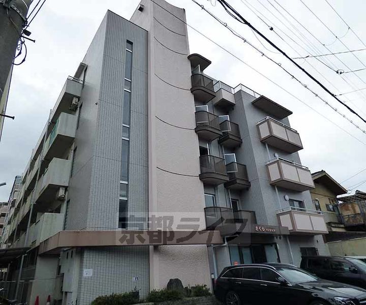 京都府京都市下京区綾小路通大宮西入坊門町の賃貸マンションの外観