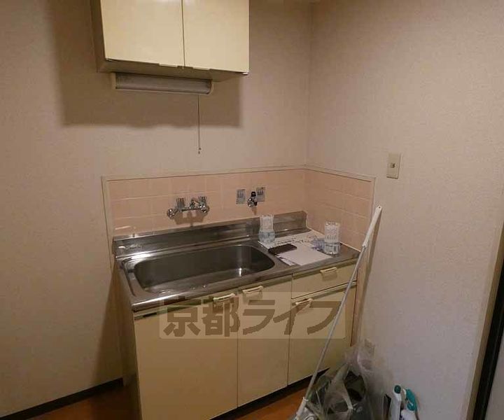 京都府京都市下京区綾小路通大宮西入坊門町の賃貸マンションのキッチン