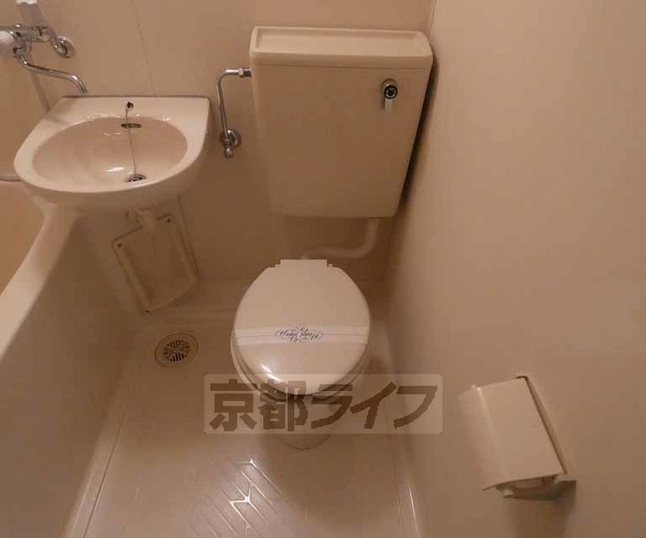 京都府京都市下京区綾小路通大宮西入坊門町の賃貸マンションの内装