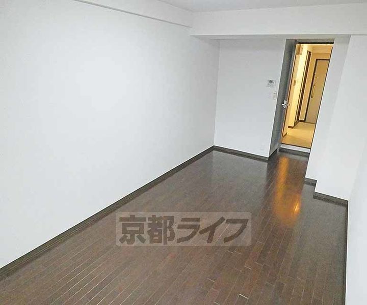 フジテラス東山三条の居間