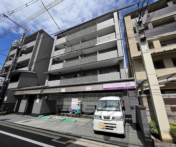 京都府京都市中京区西堂町の賃貸マンションの外観