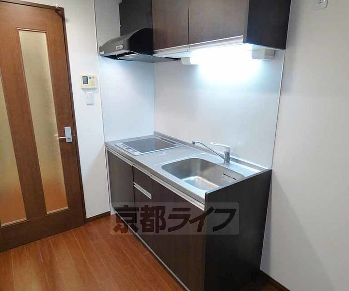 京都府京都市中京区西堂町の賃貸マンションのキッチン