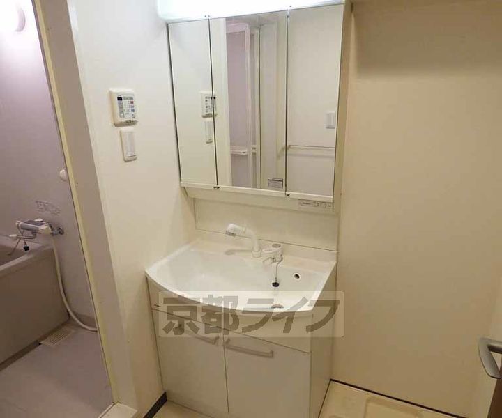 京都府京都市中京区西堂町の賃貸マンションの内装