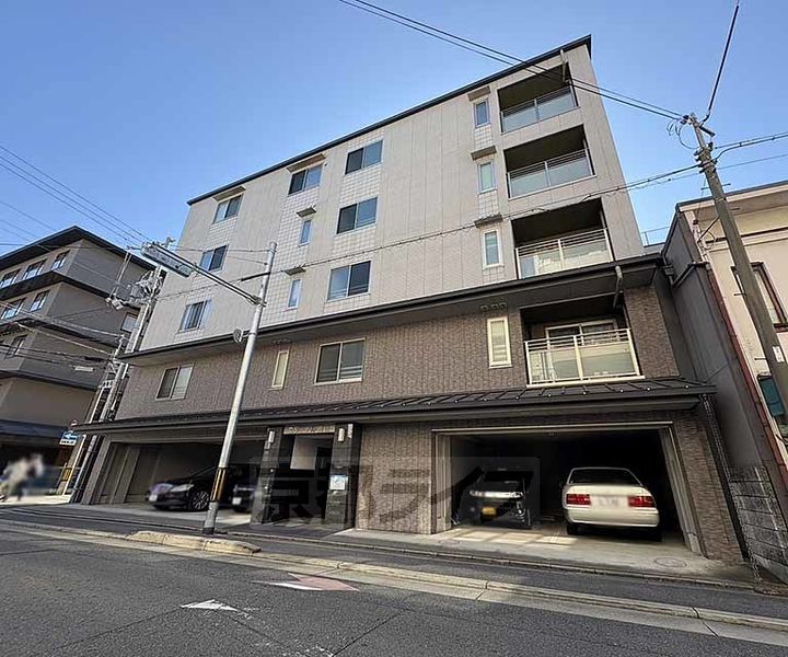 エターナル高辻401の外観
