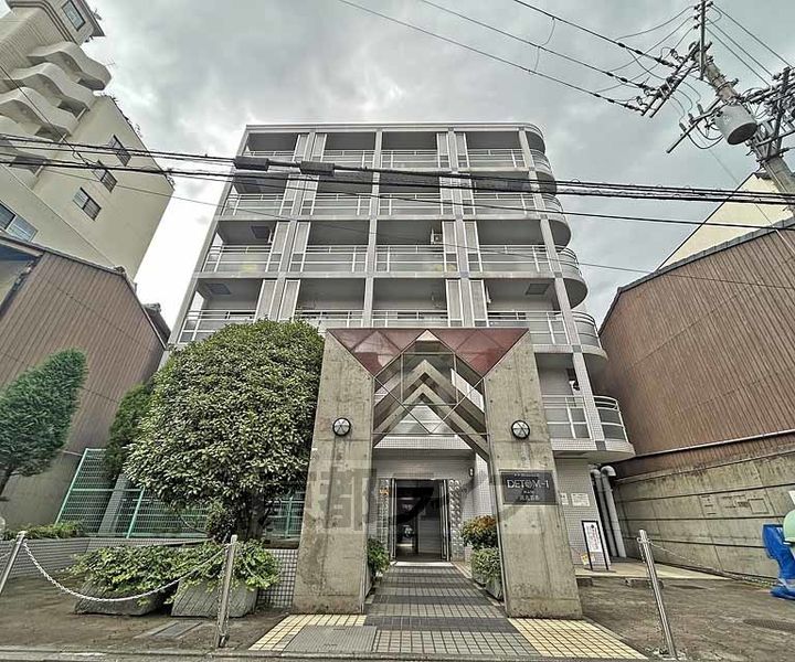 京都府京都市下京区忠庵町の賃貸マンションの外観