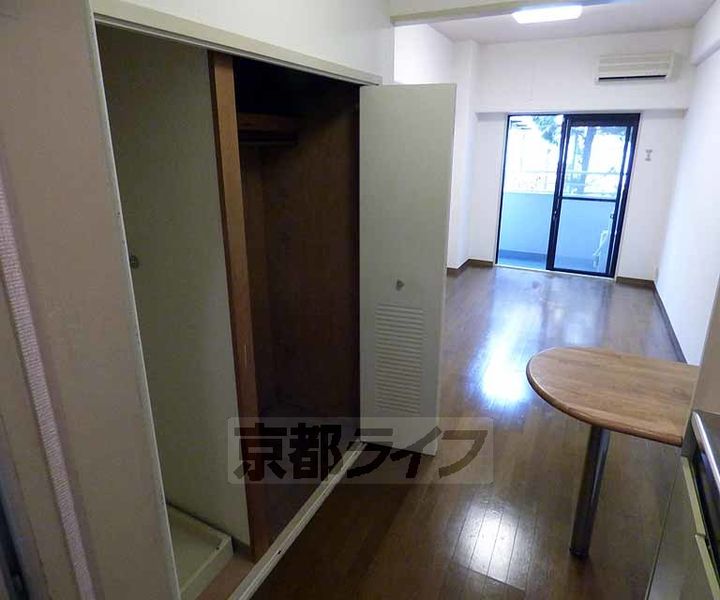 京都府京都市下京区忠庵町の賃貸マンションの内装