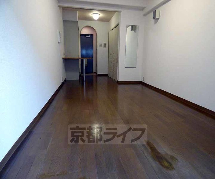 京都府京都市下京区忠庵町の賃貸マンションの寝室