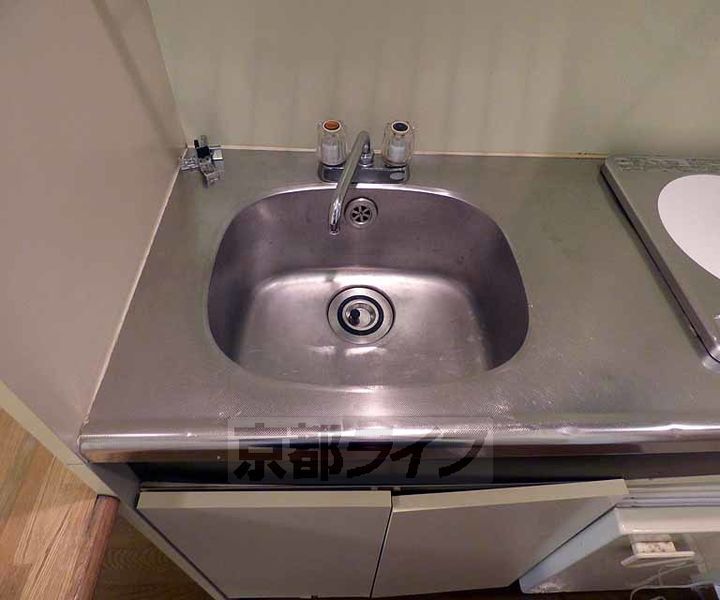 京都府京都市下京区忠庵町の賃貸マンションのキッチン