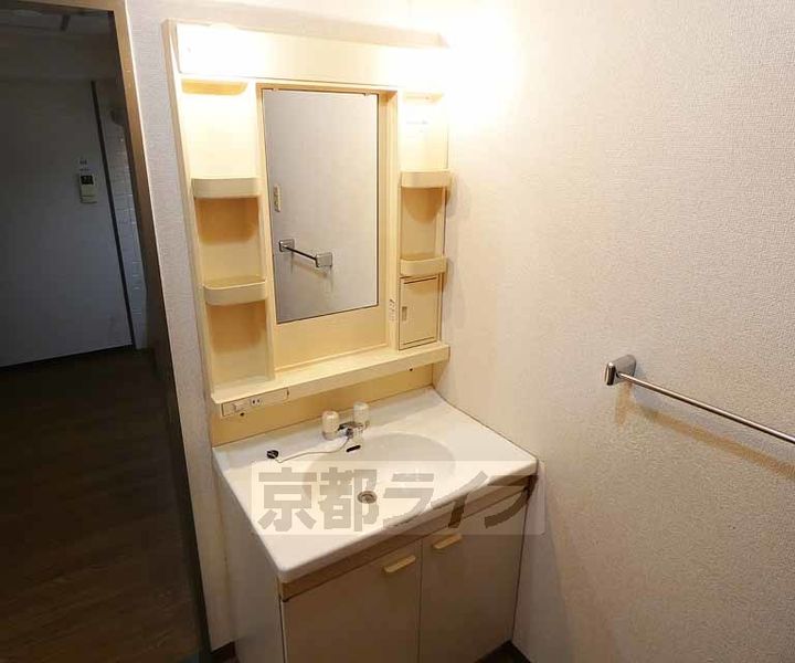 京都府京都市上京区役人町の賃貸マンションの内装