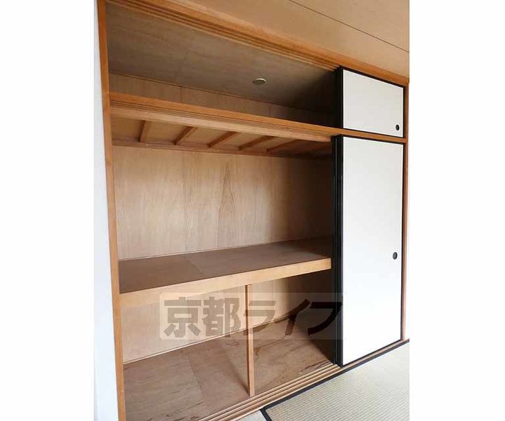 京都府京都市上京区役人町の賃貸マンションの内装