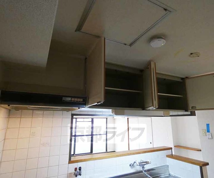 京都府京都市上京区役人町の賃貸マンションのキッチン