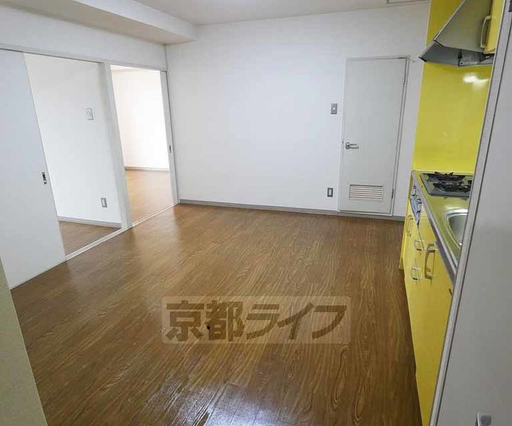 観タワーハウス7Dの居間