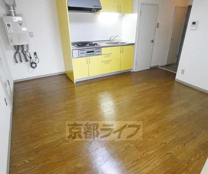 観タワーハウス7Dの居間