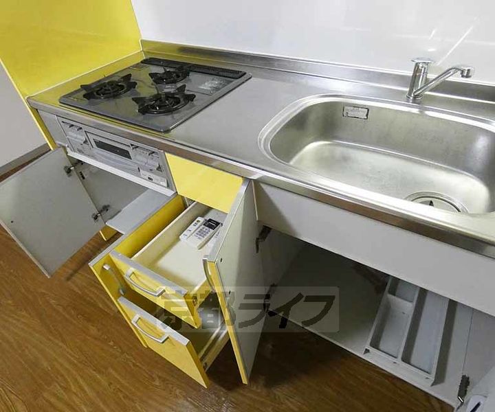 観タワーハウス7Dのキッチン