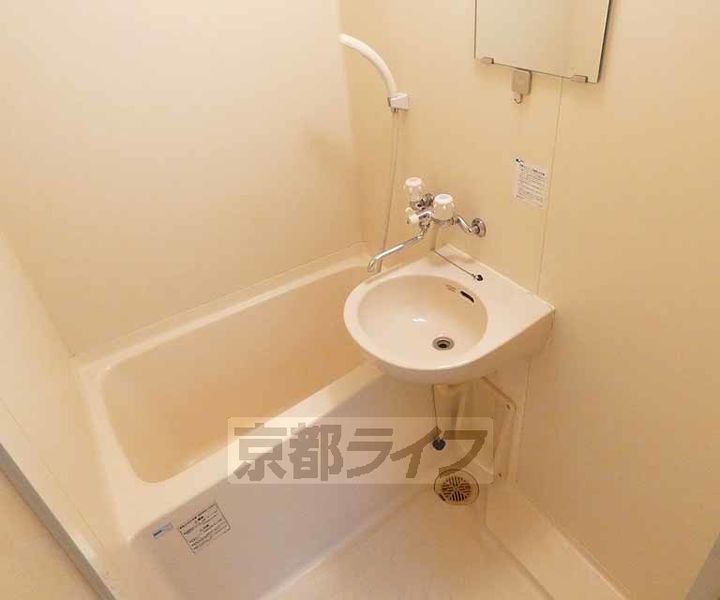 京都府京都市南区東九条東岩本町の賃貸マンションの風呂