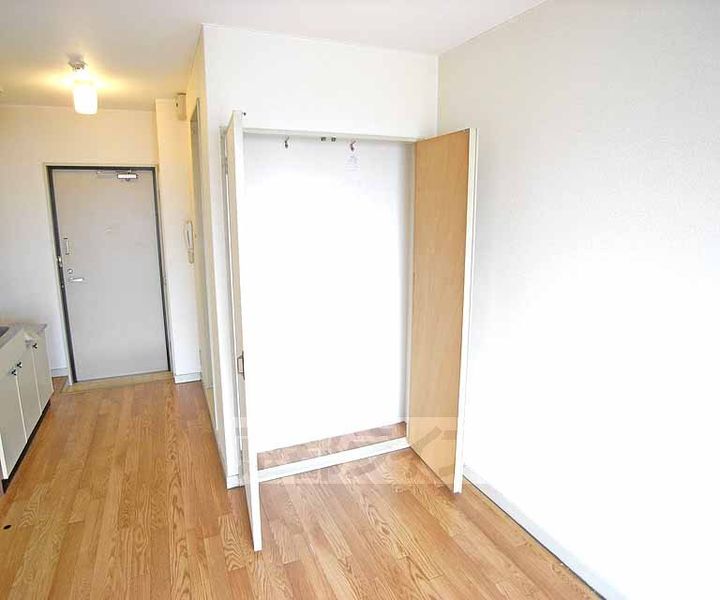 京都府京都市上京区西東町の賃貸マンションの内装