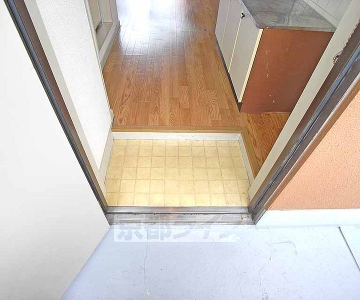 京都府京都市上京区西東町の賃貸マンションの玄関