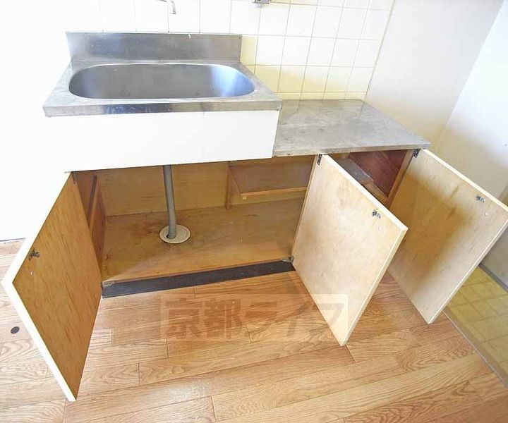 京都府京都市上京区西東町の賃貸マンションのキッチン