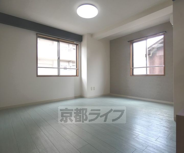 京都府京都市上京区閻魔前町の賃貸マンションの居間