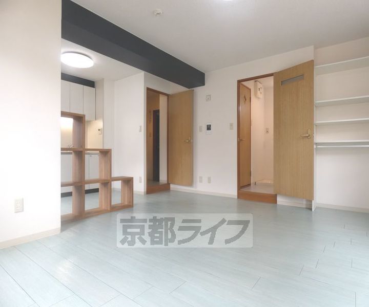 京都府京都市上京区閻魔前町の賃貸マンションの居間