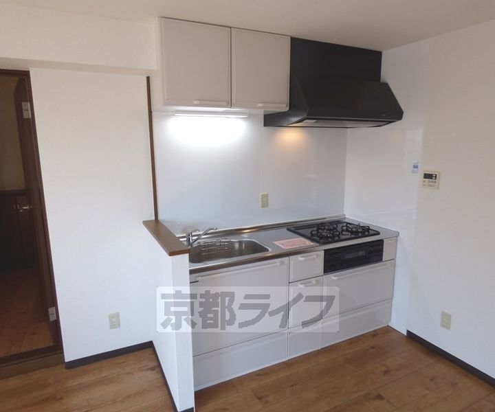 京都府京都市北区小山中溝町の賃貸マンションのキッチン