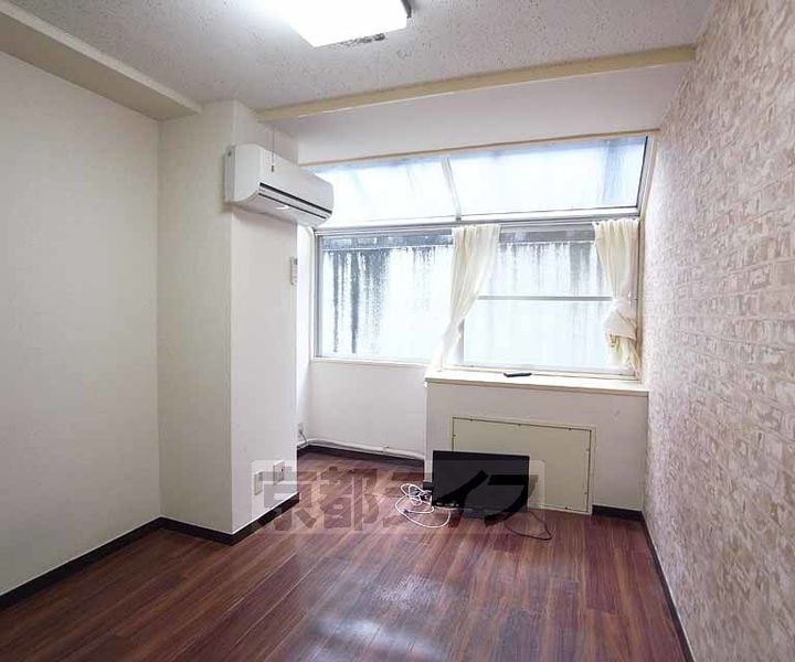 京都府京都市左京区一乗寺樋ノ口町の賃貸マンションの居間